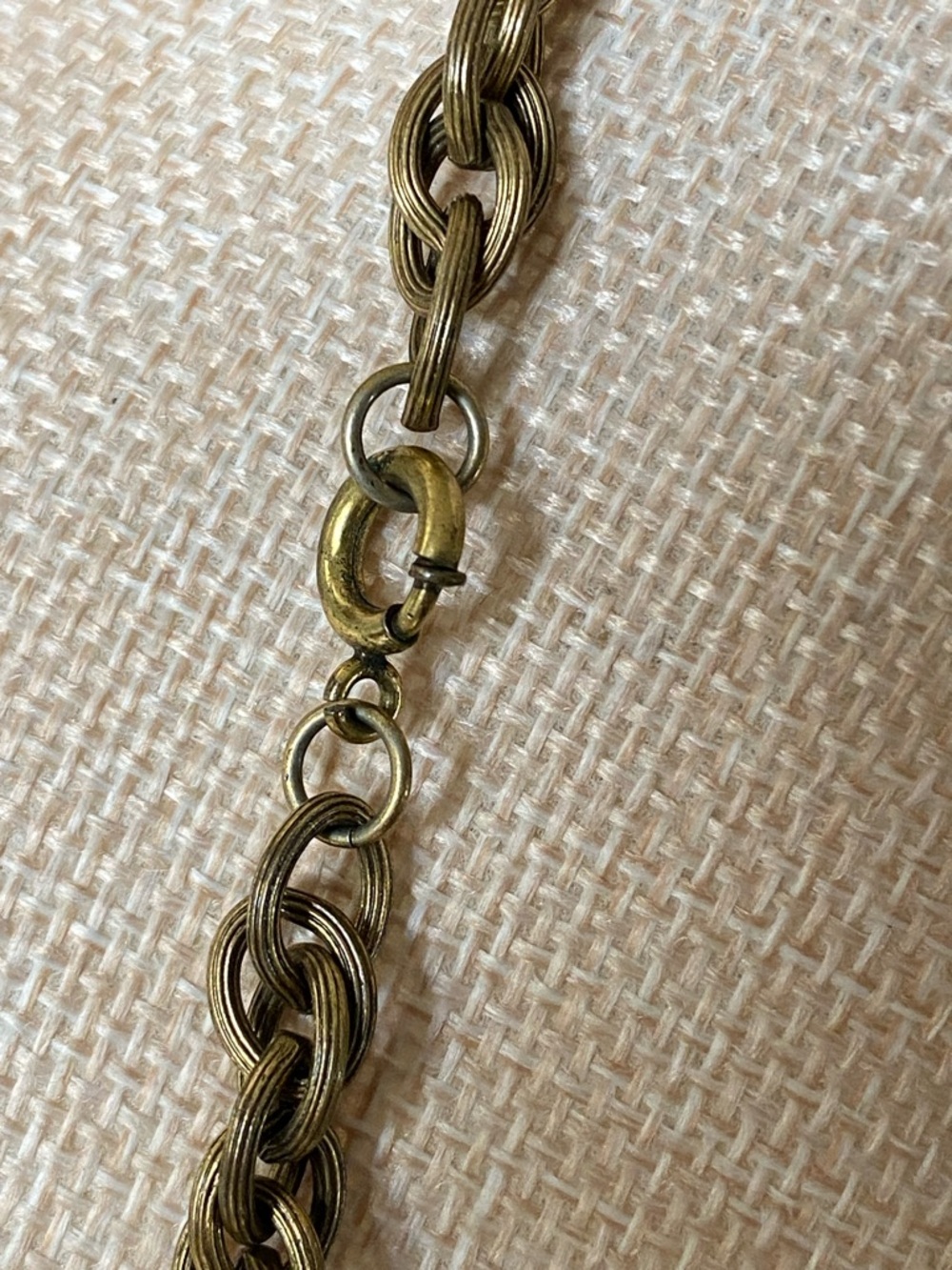 VTG Coro Gold-Tone Rope Chain Medallion Pendant Necklace - Picture 7 of 9